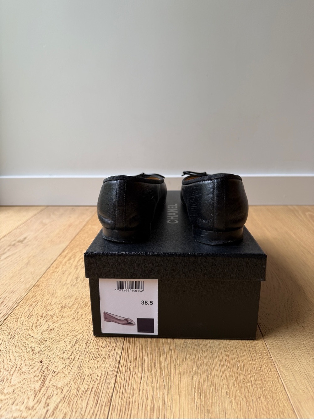CHANEL Black Ballet Flats with Patent Cap Toe - Picture 4 of 9